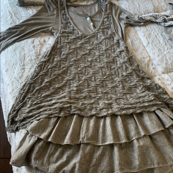 Italian dress, two pieces, only worn once - Picture 2 of 3